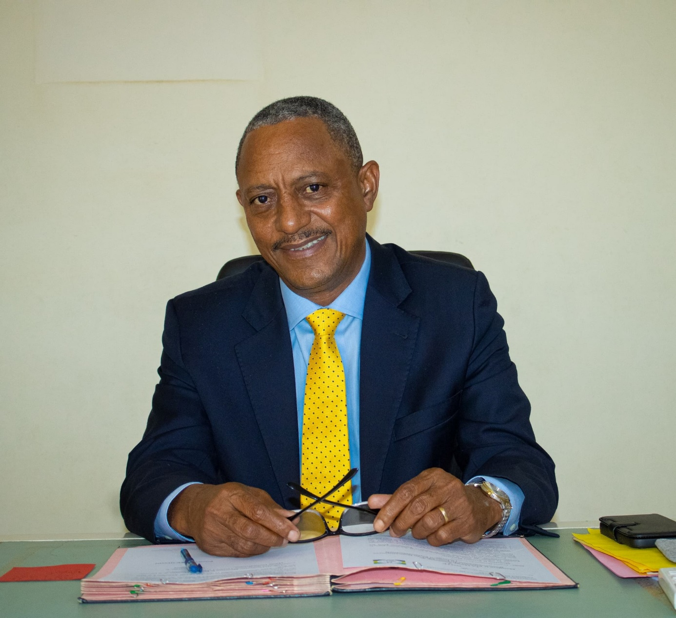 BIOGRAPHIE DU MINISTRE